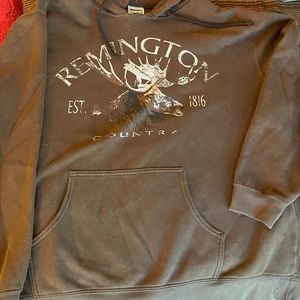Men’s size L vintage Remington jersey knit sweatshirt with hood